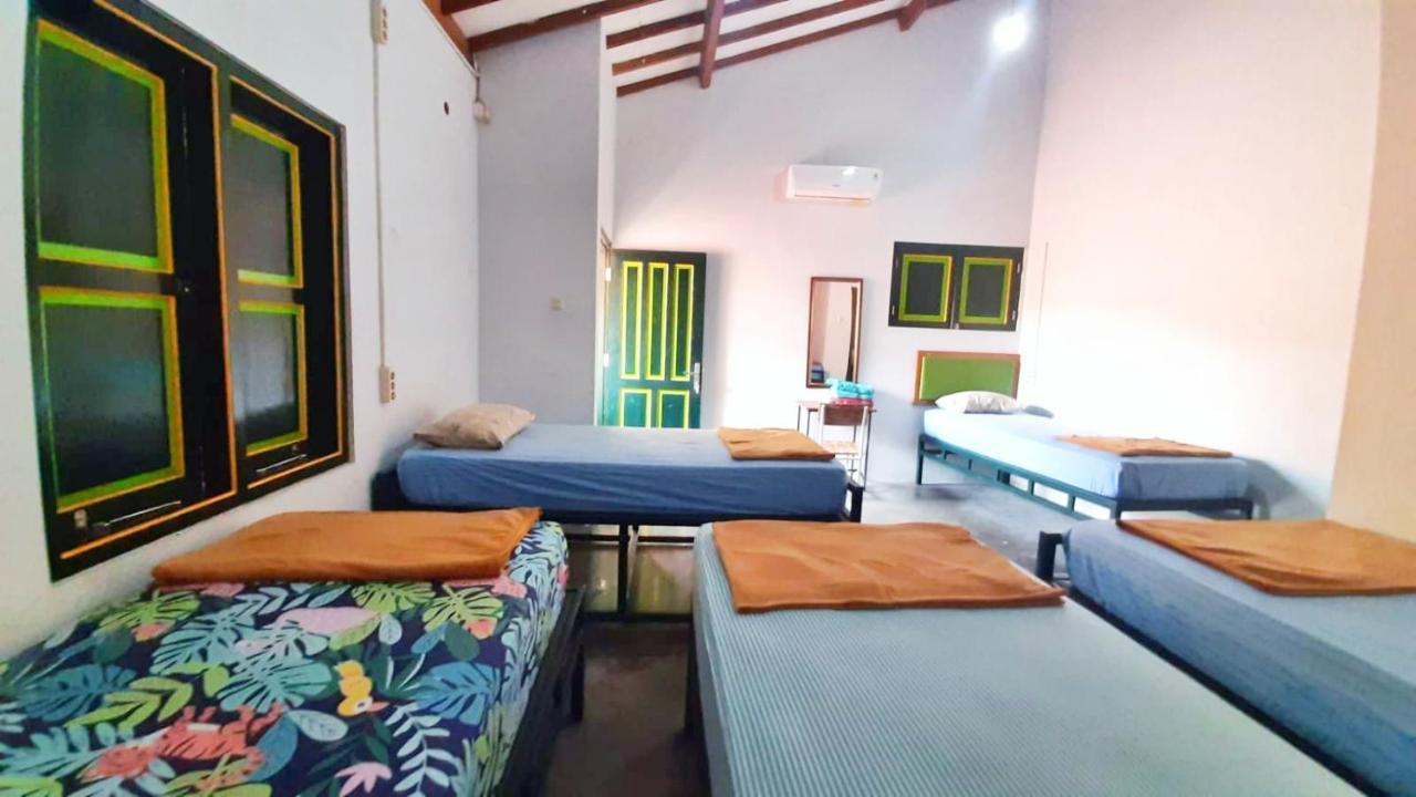 Sonosewu Guesthouse Syariah Jogjakarta Buitenkant foto